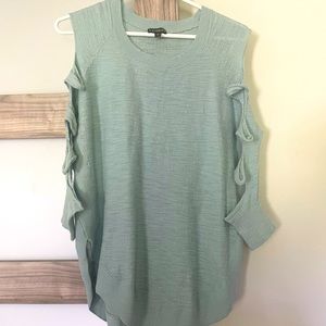 Arm detailed 3/4 sleeved shirt
